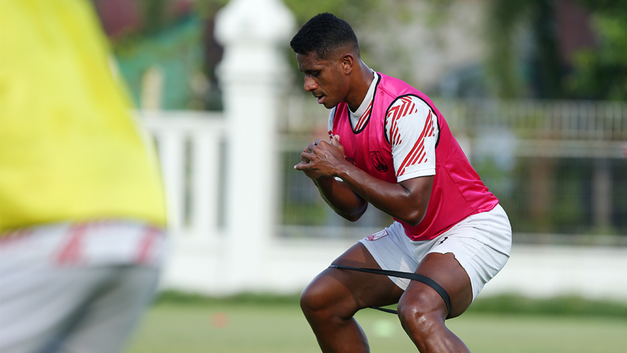 Pemain bertahan Persis Solo, Cleylton Santos