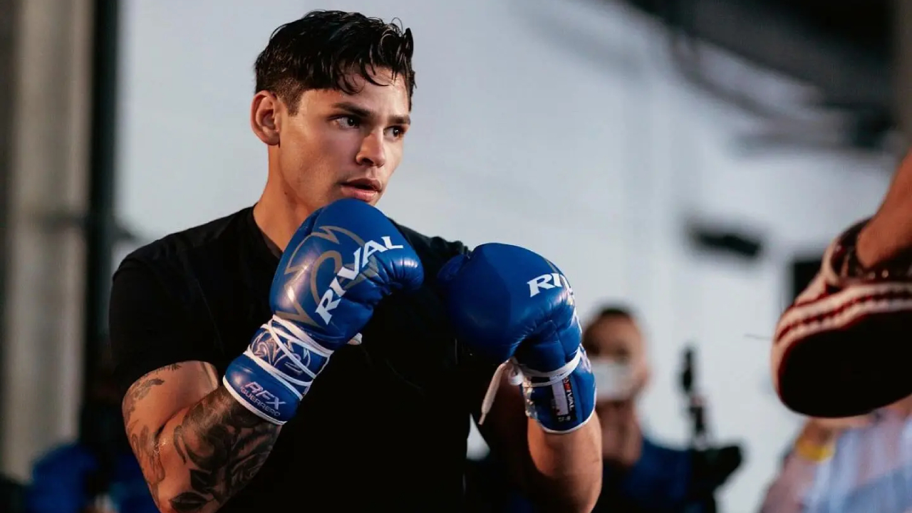 Ryan Garcia membandingkan mentalitasnya dengan juara UFC Alex Pereira, yang bangkit dari kekalahan untuk merebut kembali gelarnya. (Foto: Fight TV)