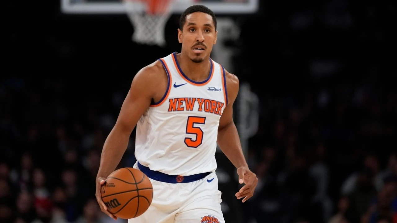 Selama sembilan musim bersama lima tim, Malcolm Brogdon rata-rata mencetak 15,3 poin, 4,7 assist, dan 4,1 rebound dalam 463 pertandingan sepanjang kariernya. (Foto: AP)