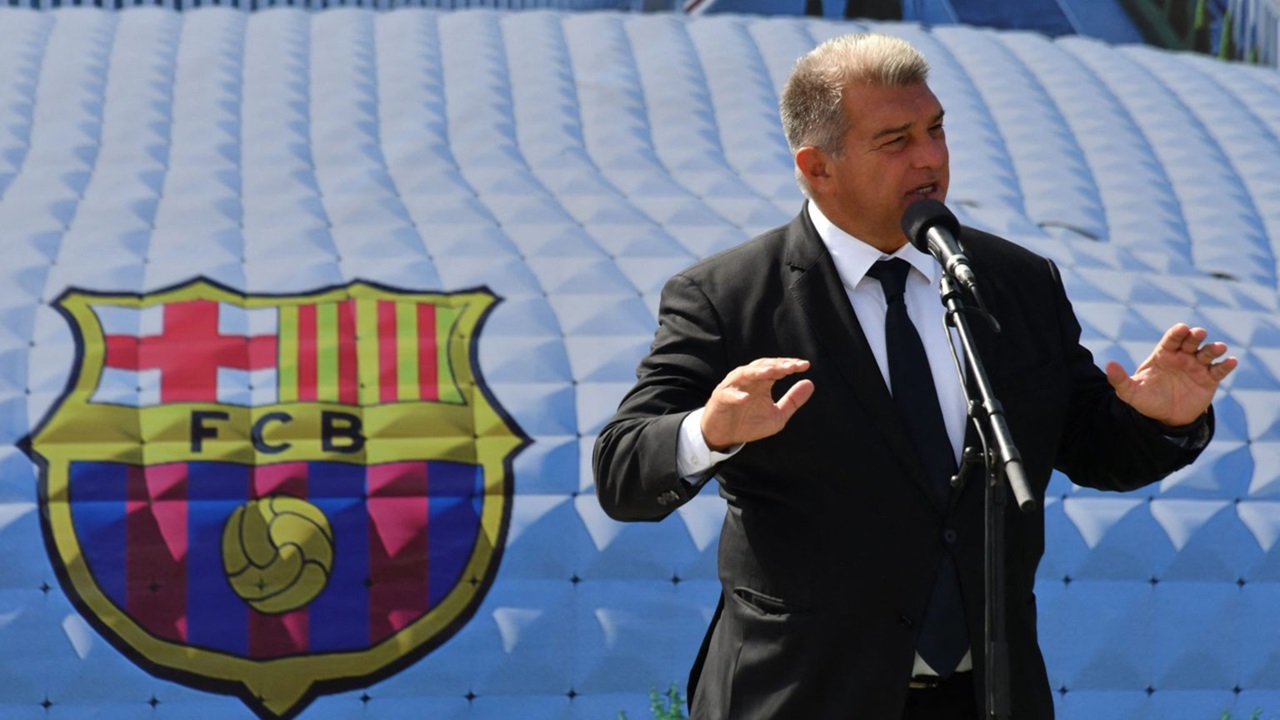 Joan Laporta Pasang Badan Kritikan Terhadap Barcelona