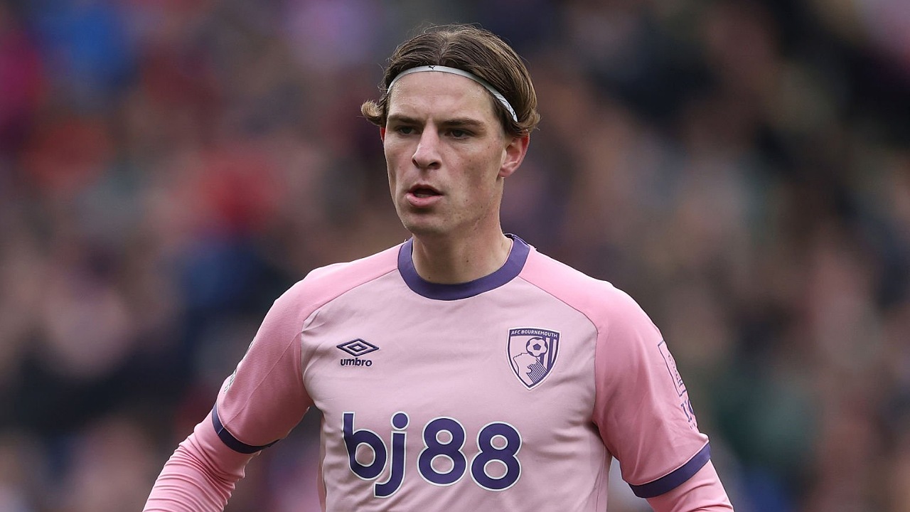 Gelandang Bournemouth, Alex Scott