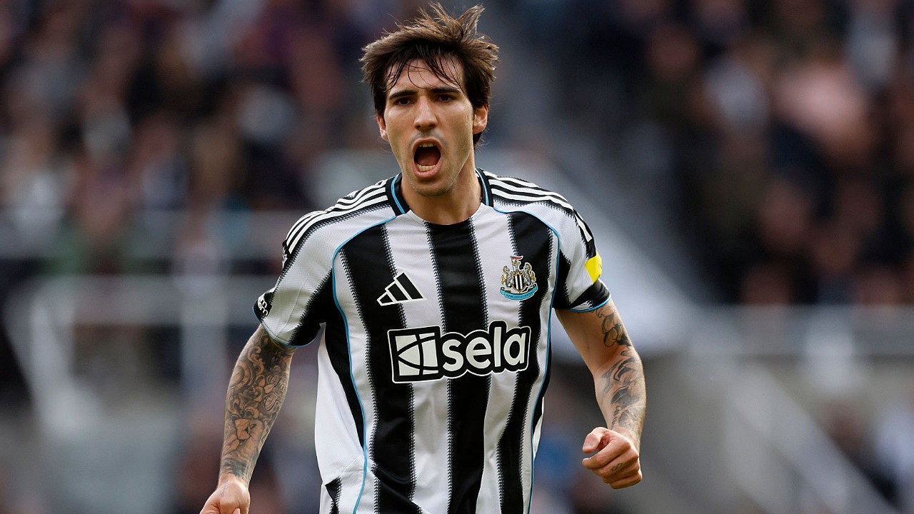 Gelandang Newcastle United, Sandro Tonali