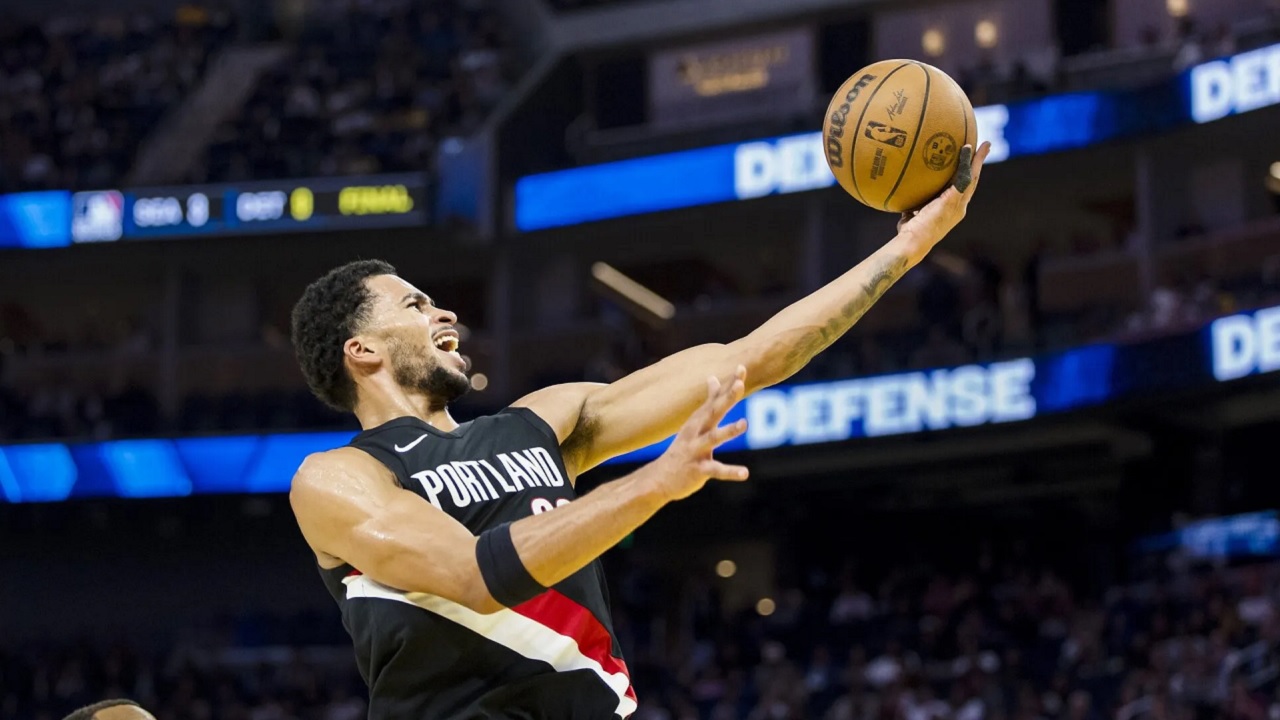 Toumani Camara resmi dapat kontrak baru dari Portland Trail Blazers.