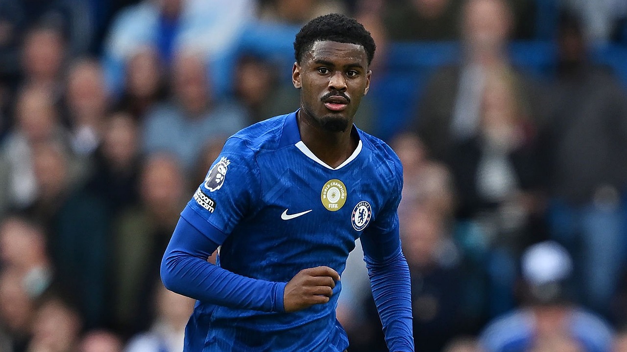 Bek muda Chelsea, Jorrel Hato