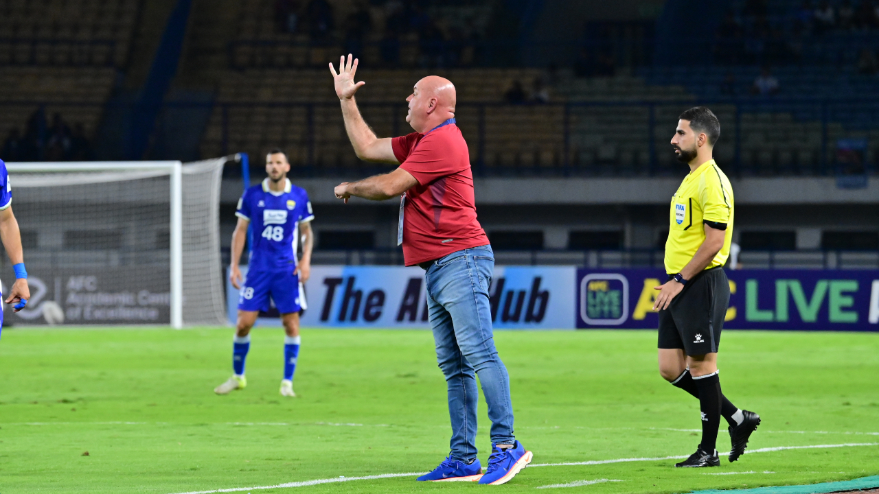 Pelatih Persib, Bojan Hodak. Foto: 2025 Asian Football Confederation (AFC)