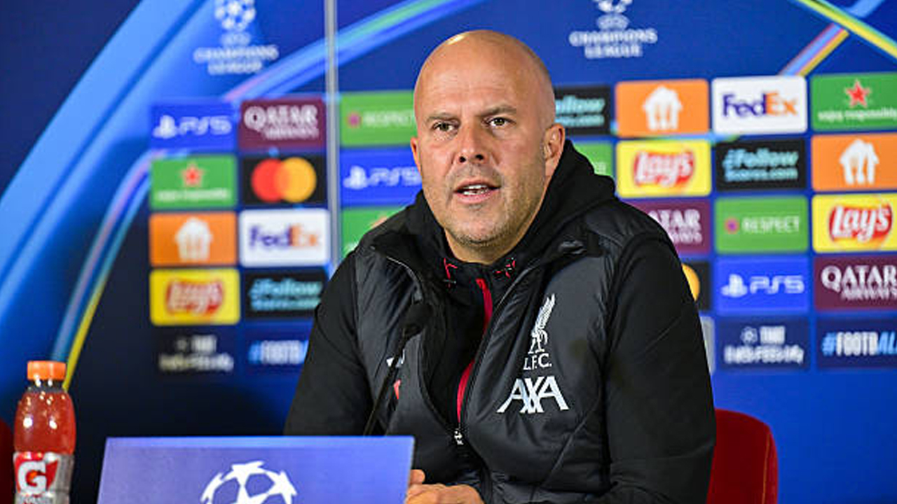 Konferensi Pers Arne Slot Jelang Lawan Frankfurt Dibatalkan, Ini Alasannya
