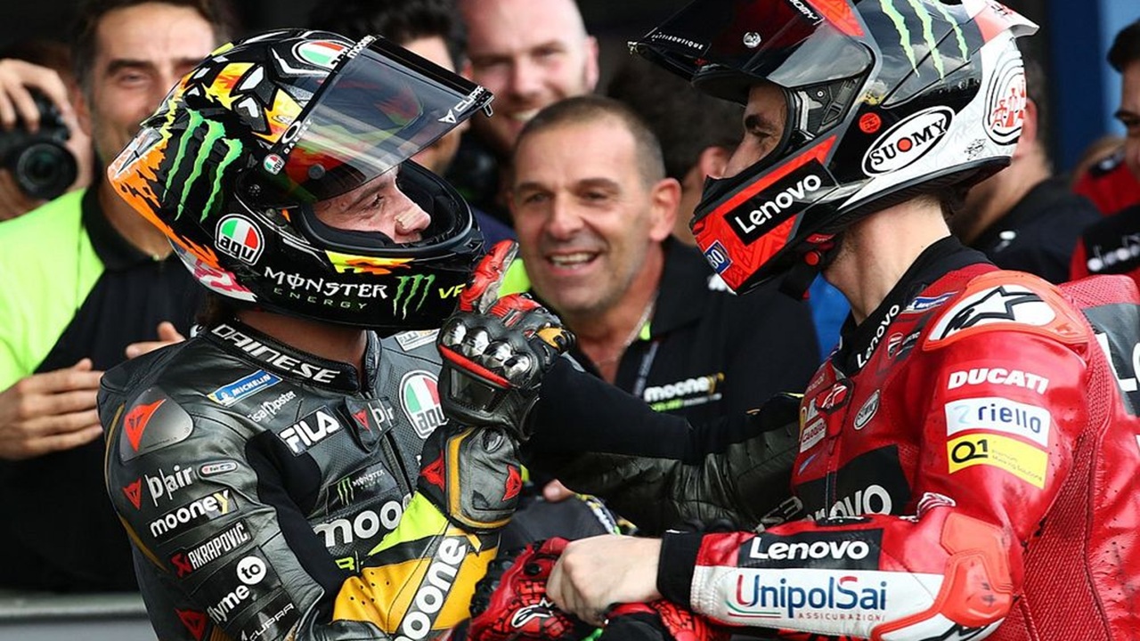 Marco Bezzecchi dan Francesco Bagnaia Berebut Tiga Besar MotoGP 2025