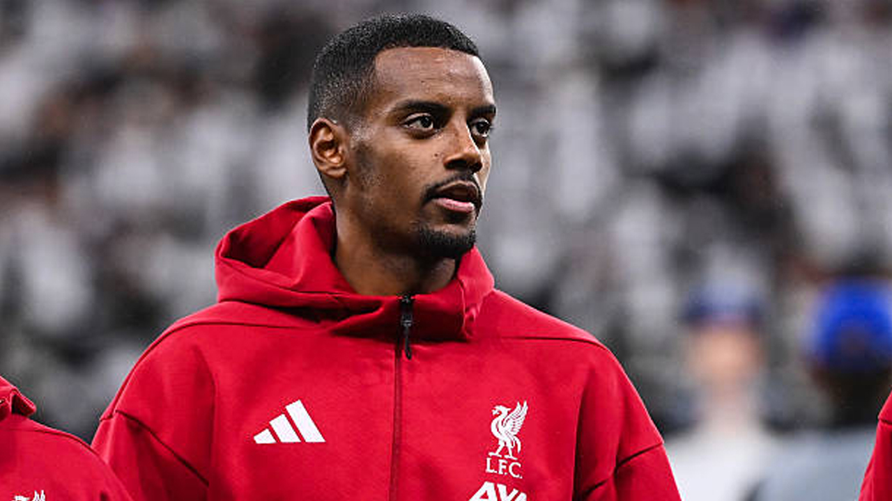 Alexander Isak Cedera, Arne Slot Nilai Liverpool Sudah Ambil Langkah Tepat
