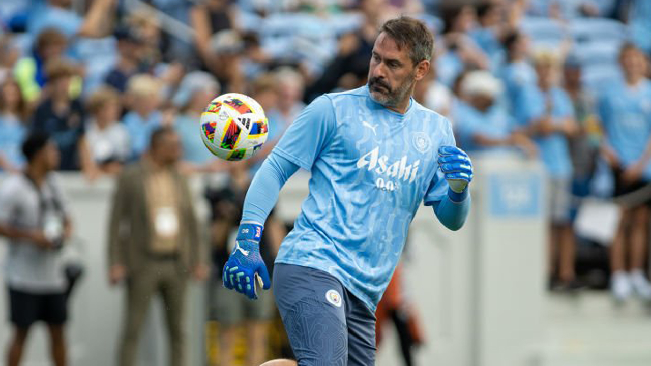 Scott Carson.