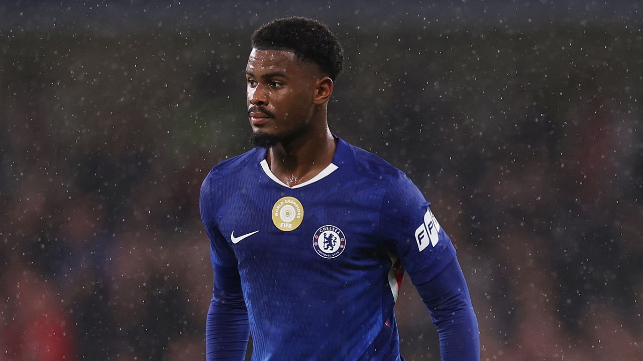 Bek muda Chelsea, Jorrel Hato