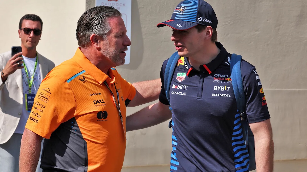 Zak Brown Sempat Yakin Max Verstappen Akan Hengkang ke Mercedes