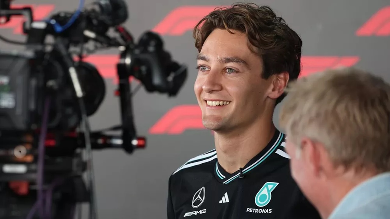George Russell Menyelinap ke Tribun Penonton Saksikan F1 GP Meksiko