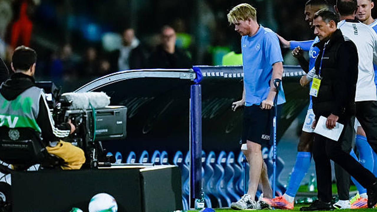 Gunakan Kruk Usai Laga, Cedera Terbaru Kevin De Bruyne Buat Napoli Cemas