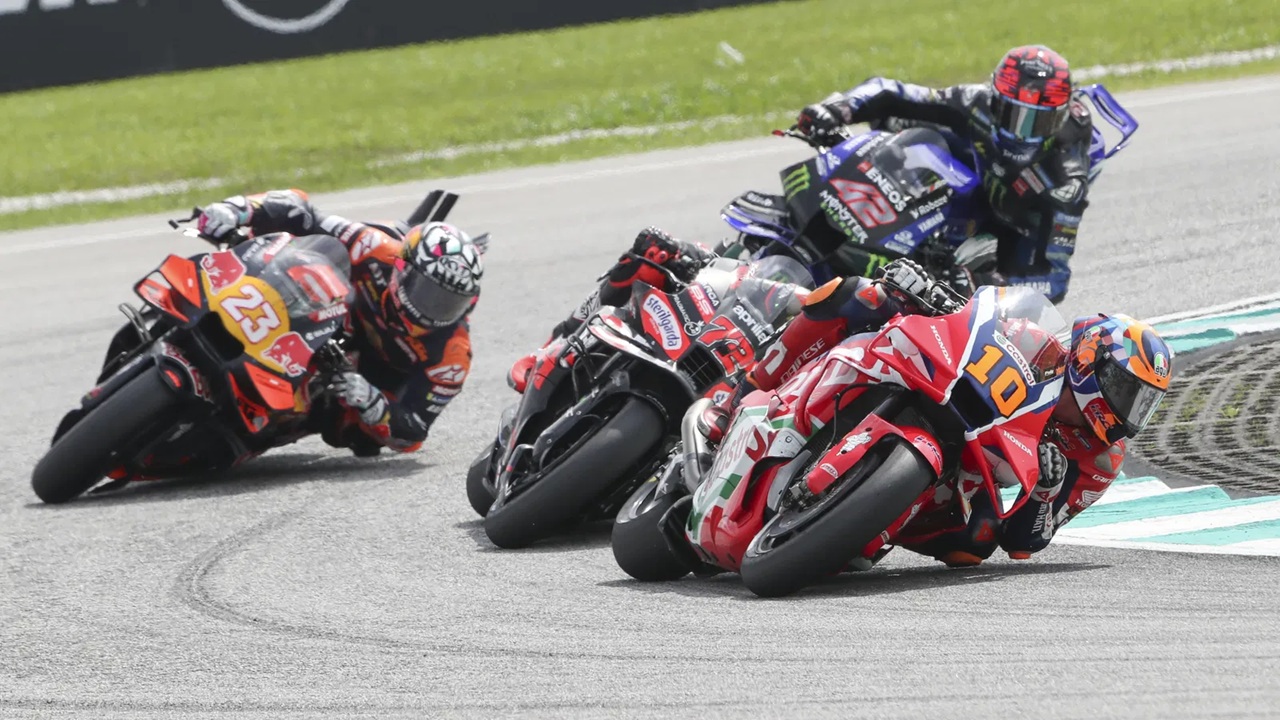 Salah Strategi Ban, Luca Marini dan Bezzecchi Gagal Total di GP Malaysia