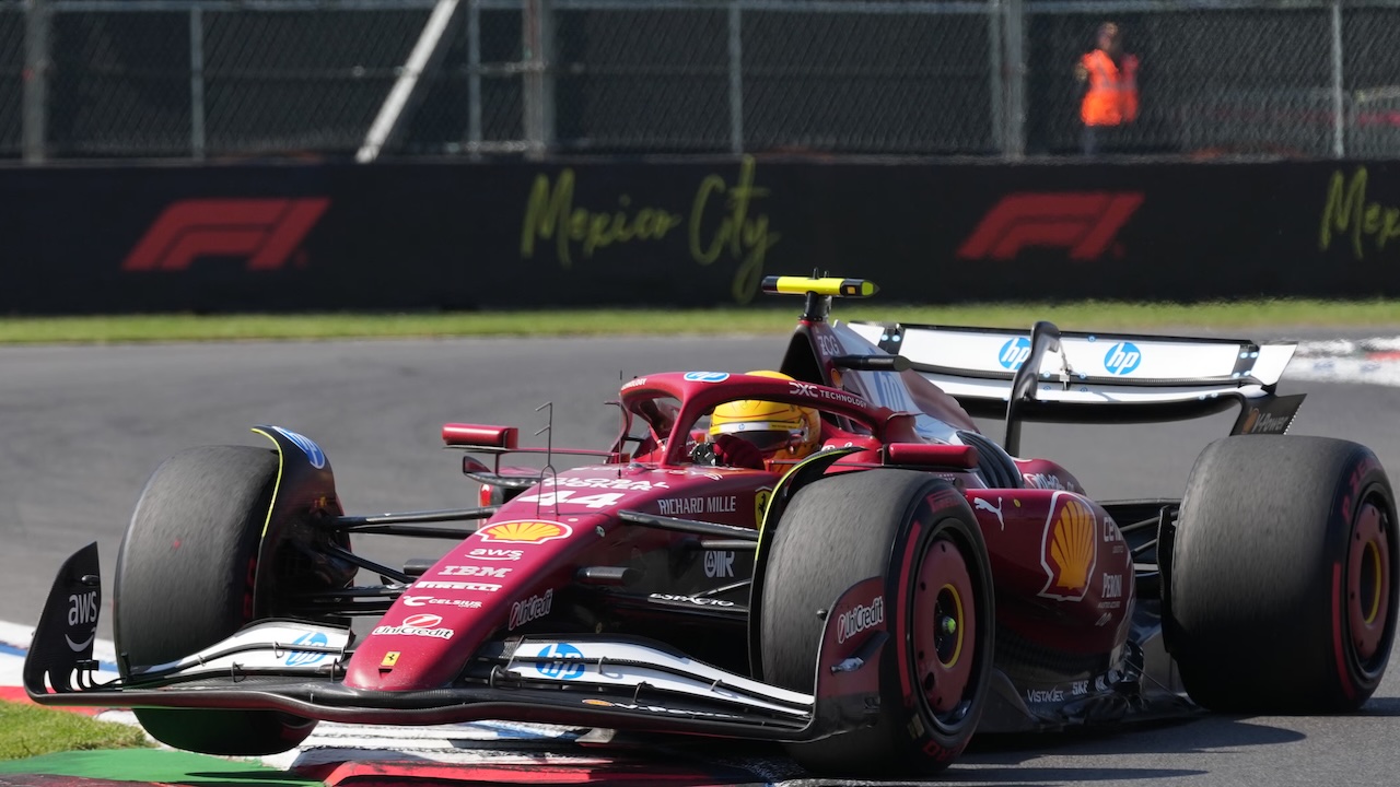 Lewis Hamilton Merasa Tak Adil Dihukum Penalti 10 Detik di GP Meksiko