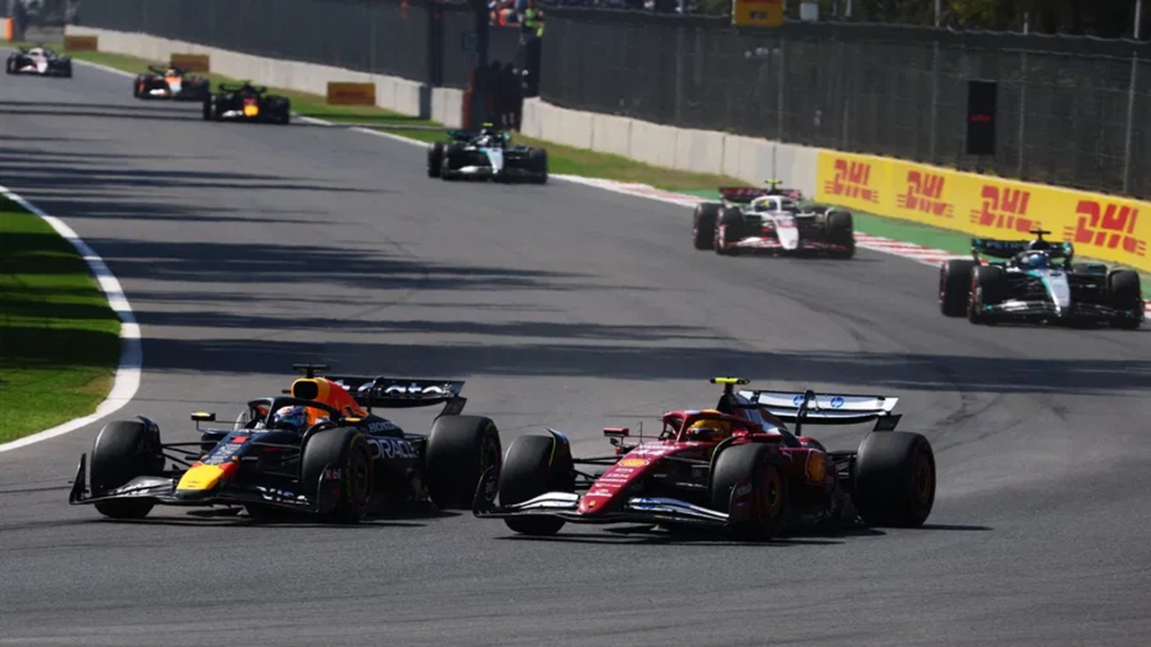 Lewis Hamilton Dihukum, tapi Max Verstappen Lolos? FIA Jelaskan Alasannya