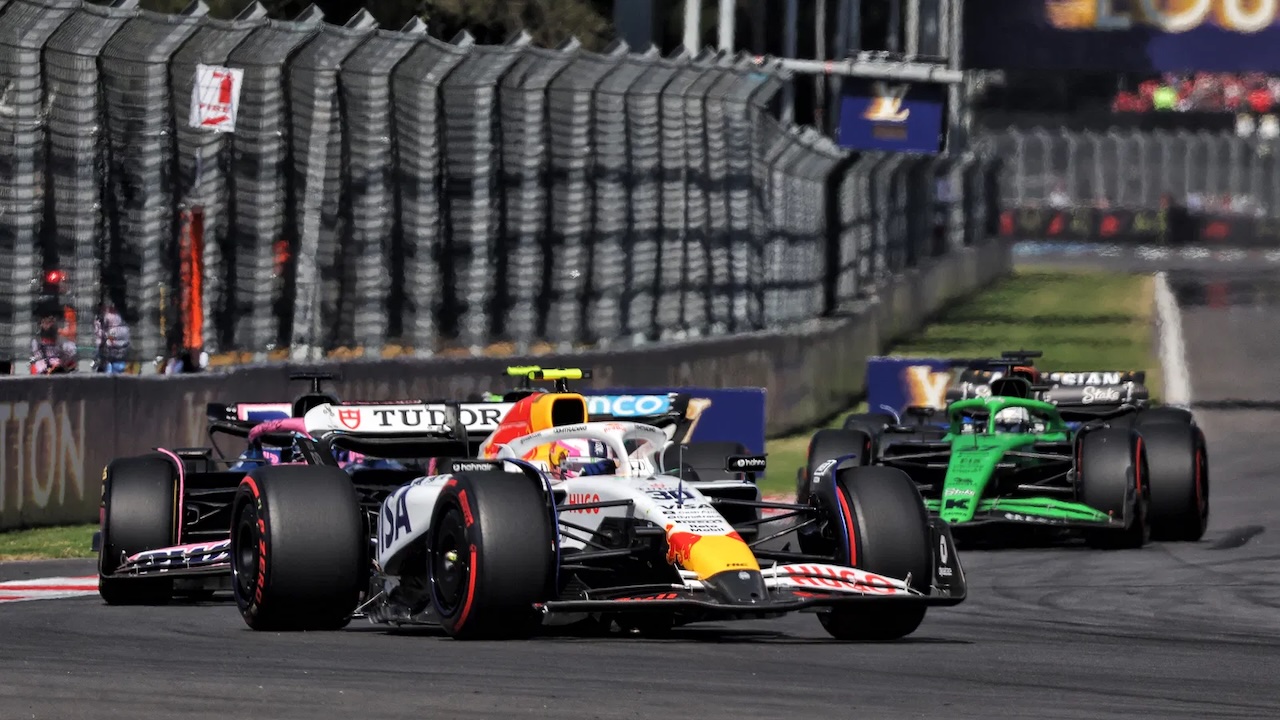 Nyaris Celaka, Liam Lawson Murka Usai Hampir Tabrak Marshal di GP Meksiko