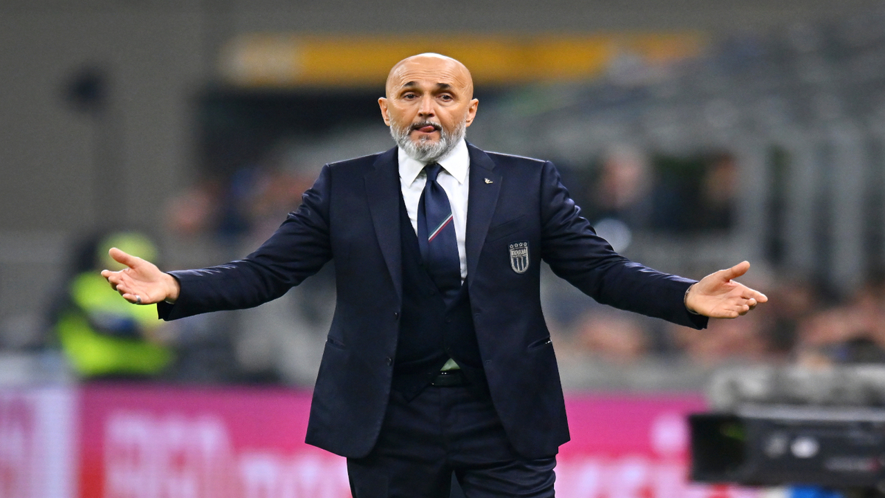 Pasca memecat Igor Tudor hari ini (27/10), Juventus diberitakan langsung mendekati mantan pelatih Napoli dan juga Timnas Italia yaitu Luciano Spalletti / via Getty Images