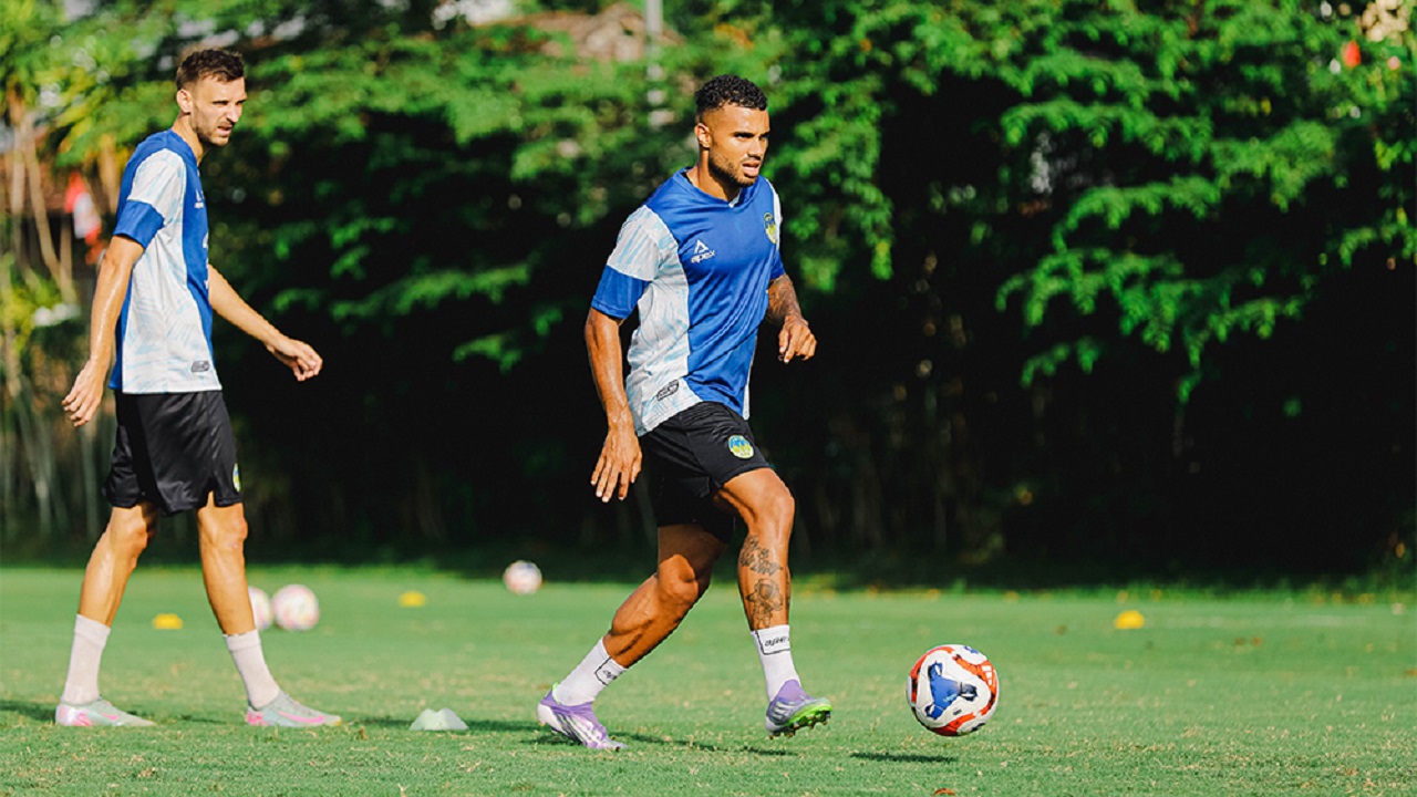 Winger PSIM Jogja, Anton Fase