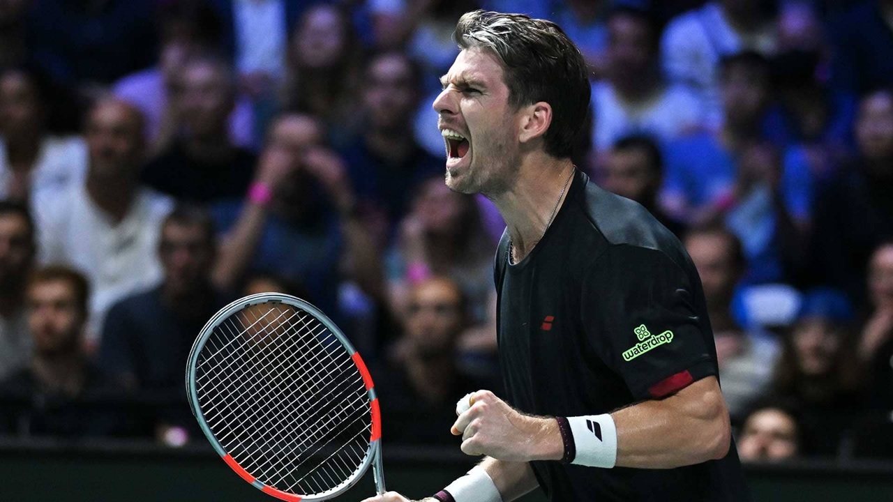 Cameron Norrie Permalukan Carlos Alcaraz Di Paris