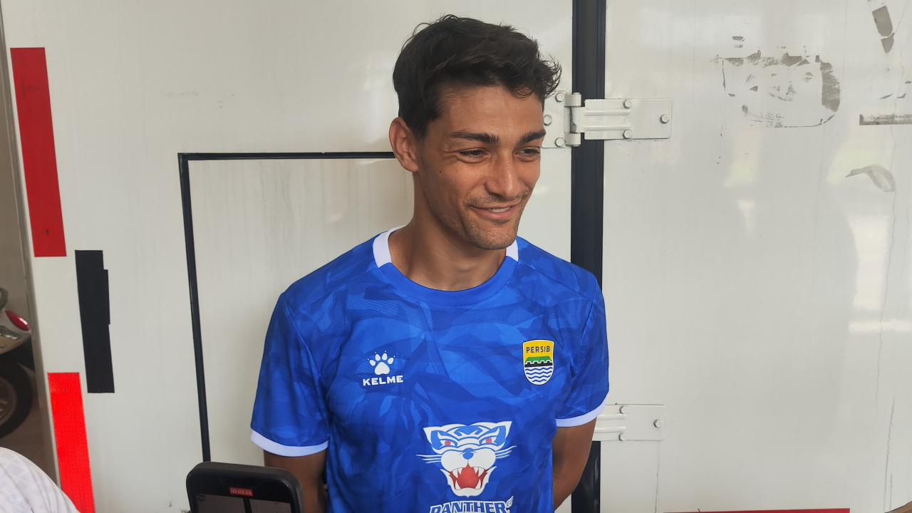 Bek Persib, Federico Barba