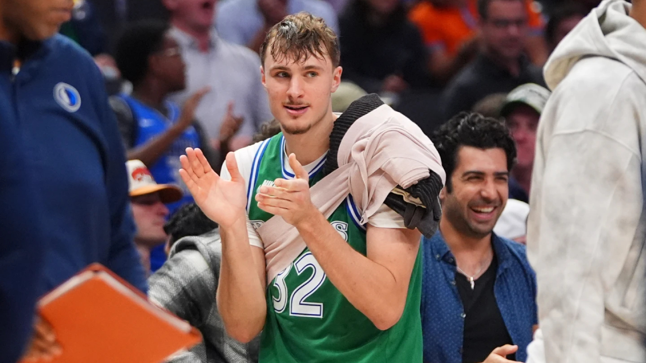 Rookie Sensasional Mavericks Cooper Flagg Alami Cedera Bahu Versus Thunder