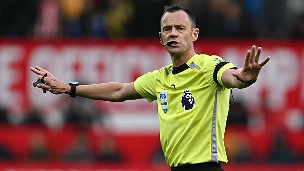Wasit yang Buat Arne Slot Marah Akan Pimpin Laga Liverpool vs Aston Villa