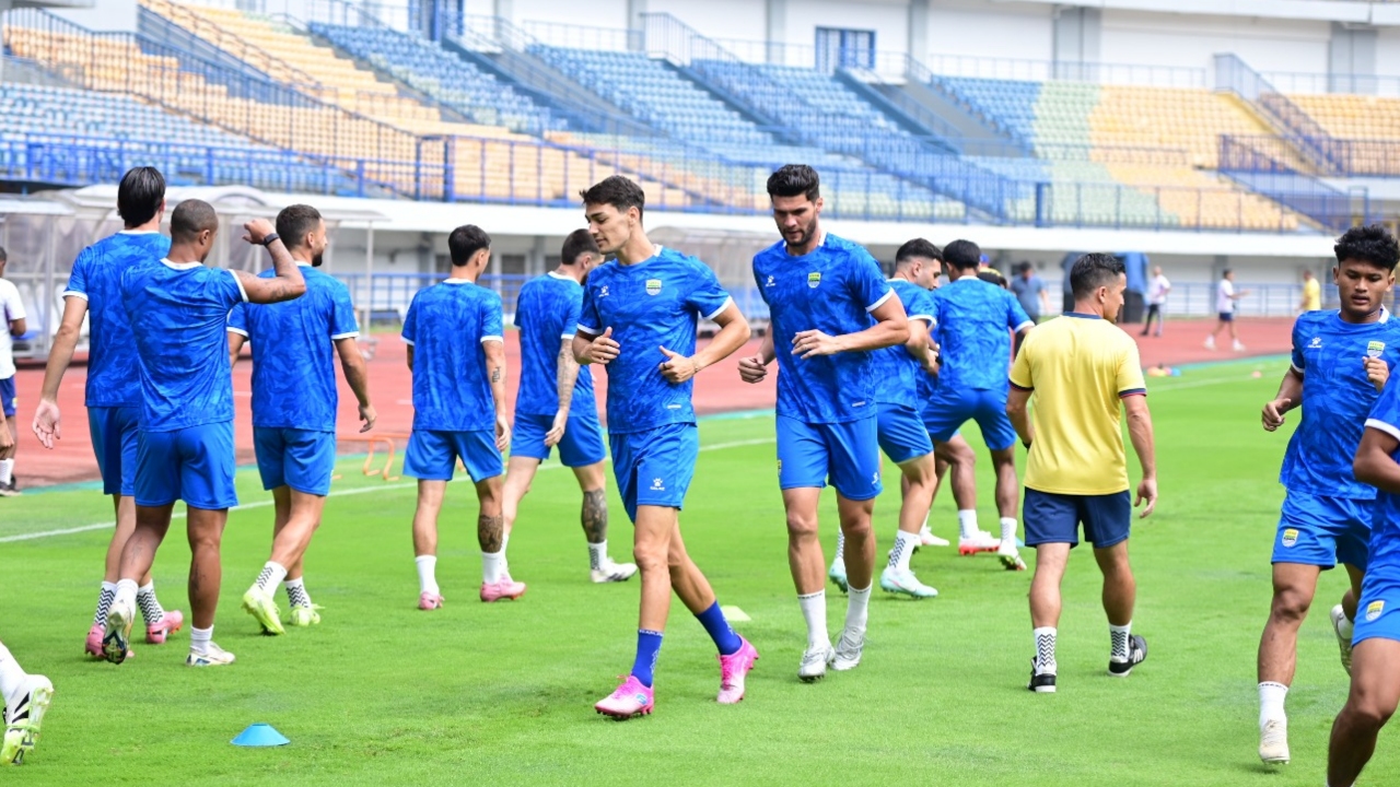 Bek Persib, Federico Barba