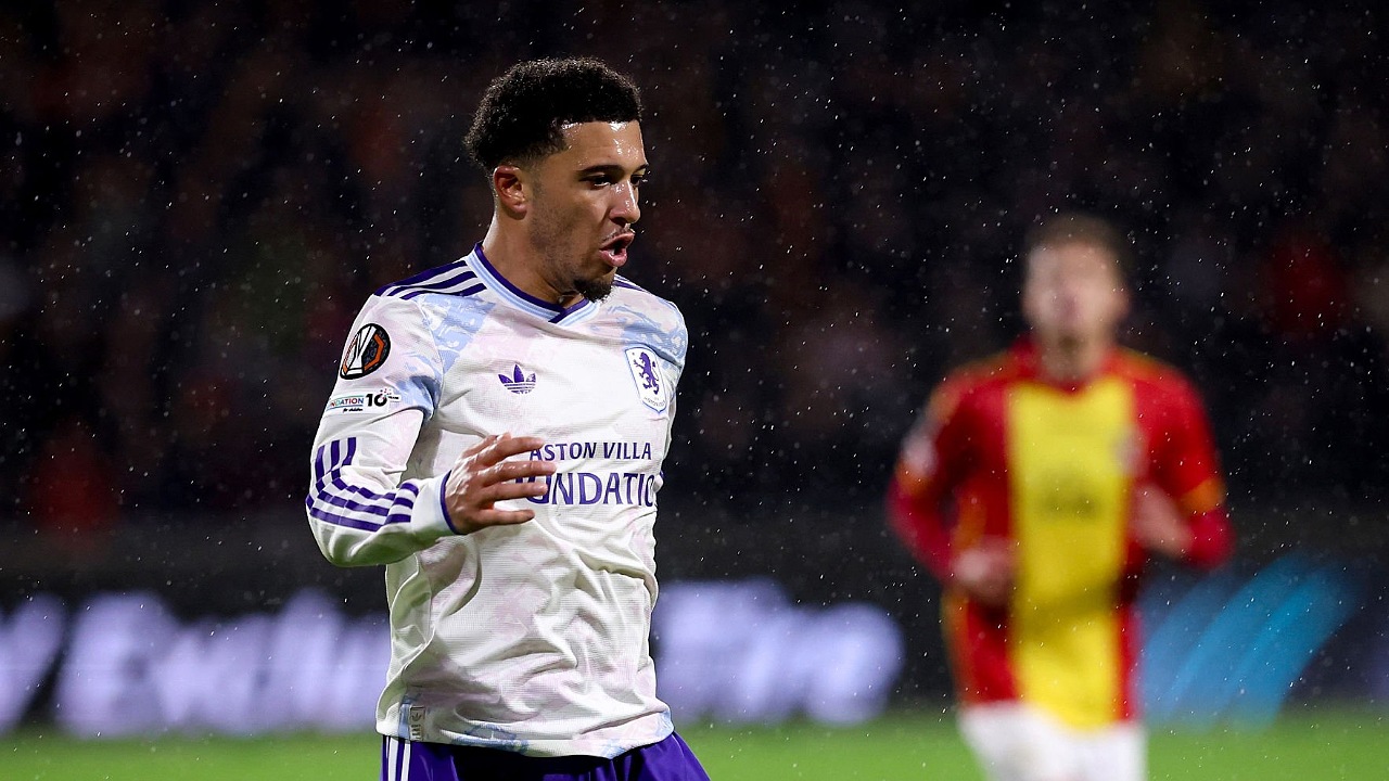 Emile Heskey Ragukan Kebangkitan Jadon Sancho di Aston Villa