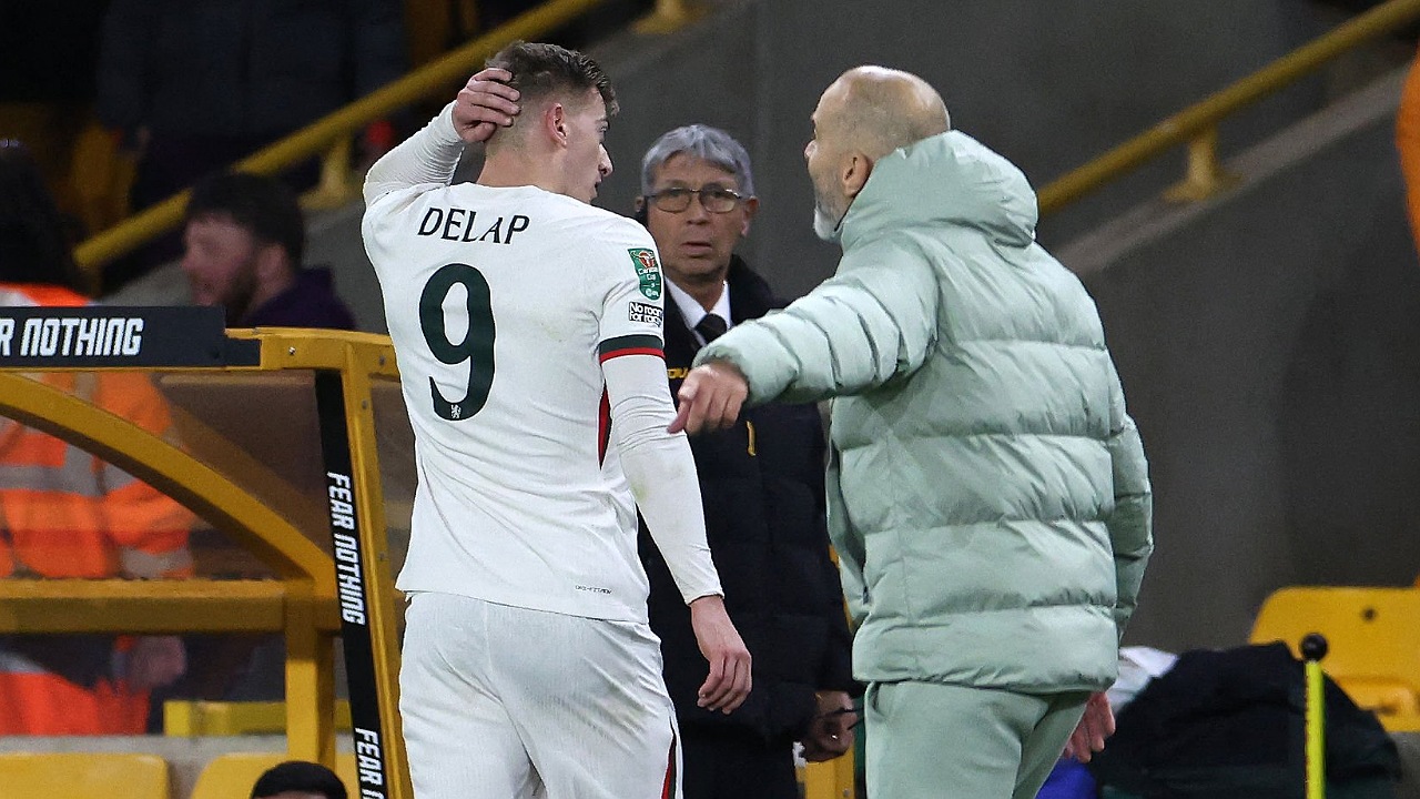 Liam Delap dan pelatih Chelsea, Enzo Maresca