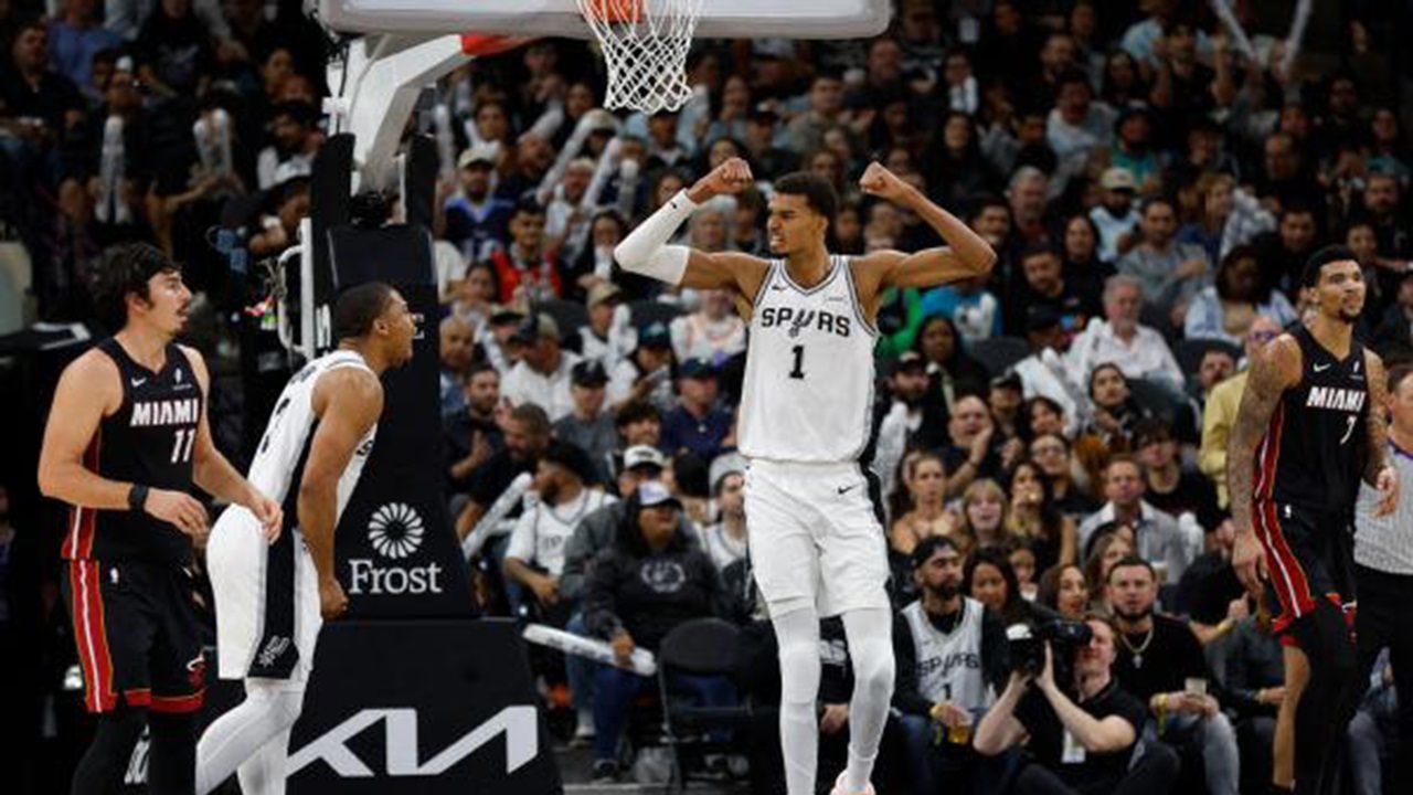 Victor Wembanyama Bangga Pimpin Spurs Libas Heat