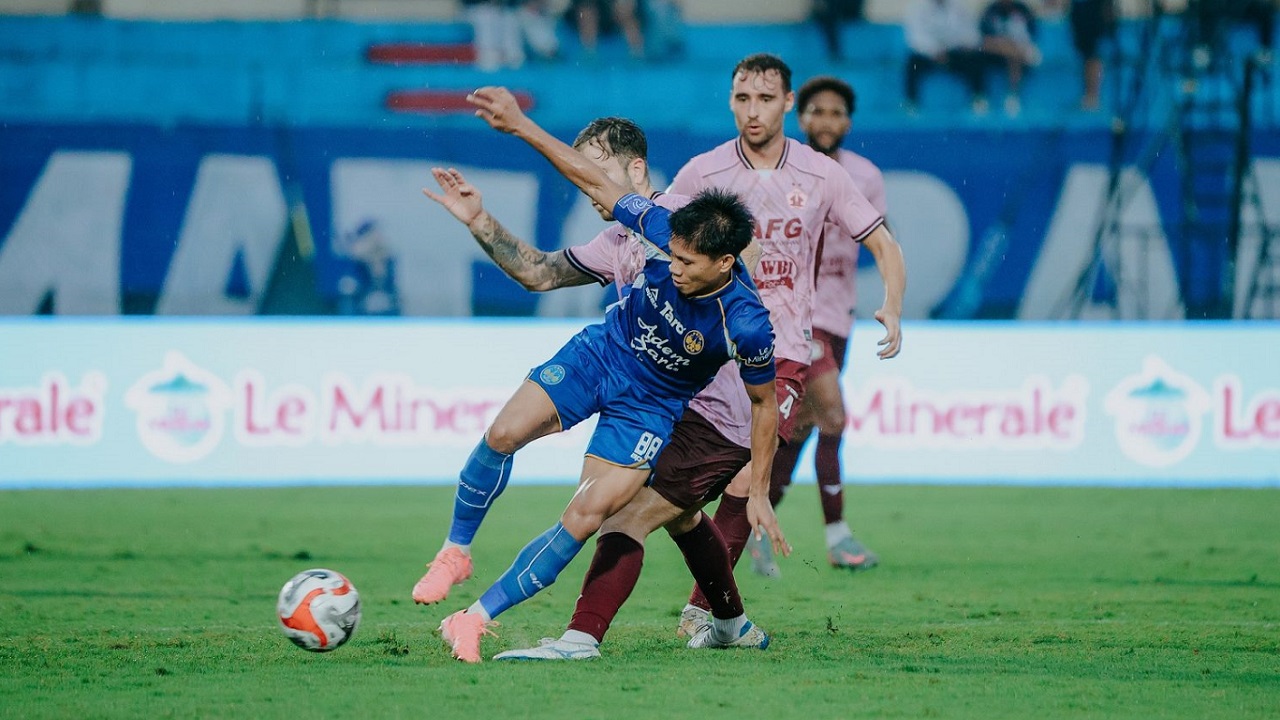 Pemain PSIM Jogja, Fahreza Sudin di laga kontra Persik Kediri