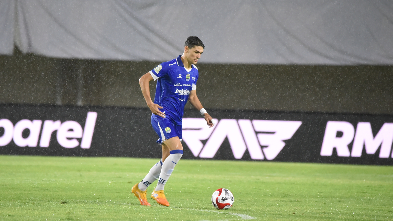 Bek Persib, Federico Barba