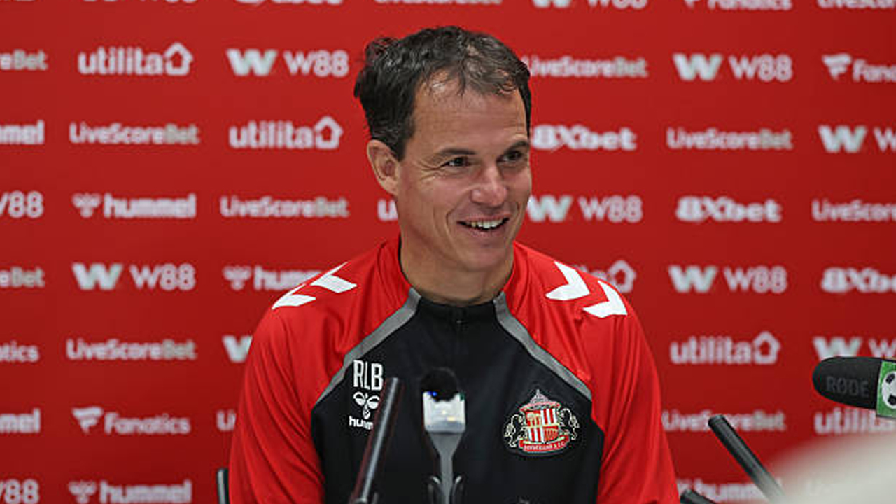Fokus Pada Konsistensi Sunderland, Regis Le Bris Enggan Bahas Klasemen