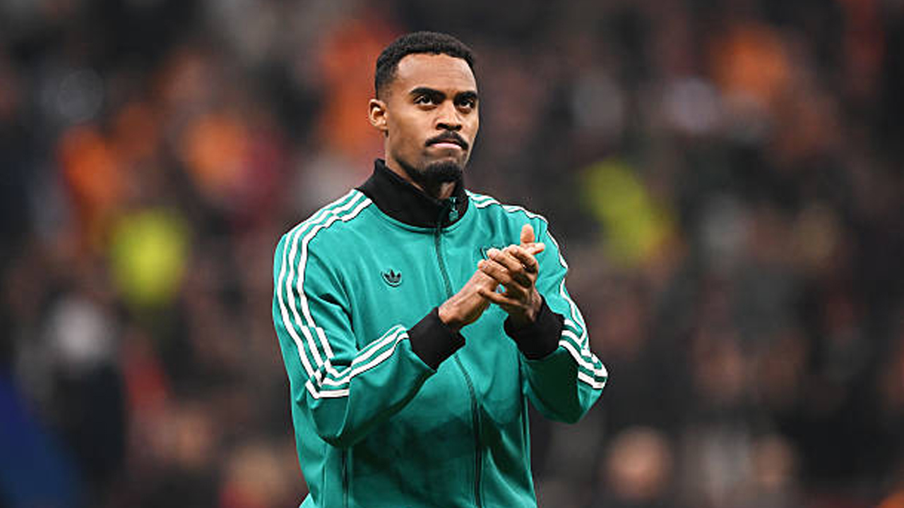 Jelang Lawan Aston Villa, Arne Slot Bawa Kabar Baik Soal Ryan Gravenberch