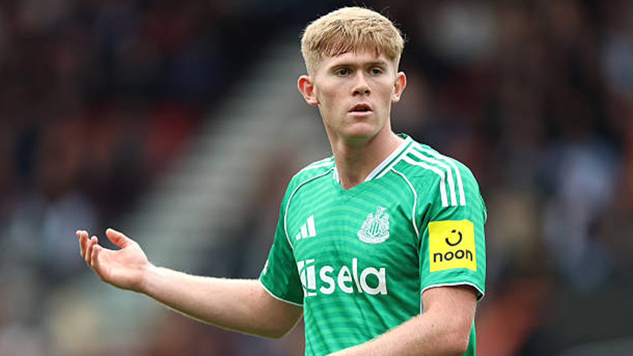 Newcastle United Dapat Kabar Positif, Lewis Hall Siap Kembali Berlatih