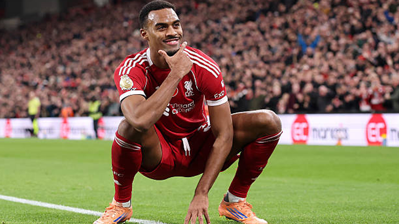 Arne Slot Optimistis Ryan Gravenberch Siap Tampil Lawan Real Madrid