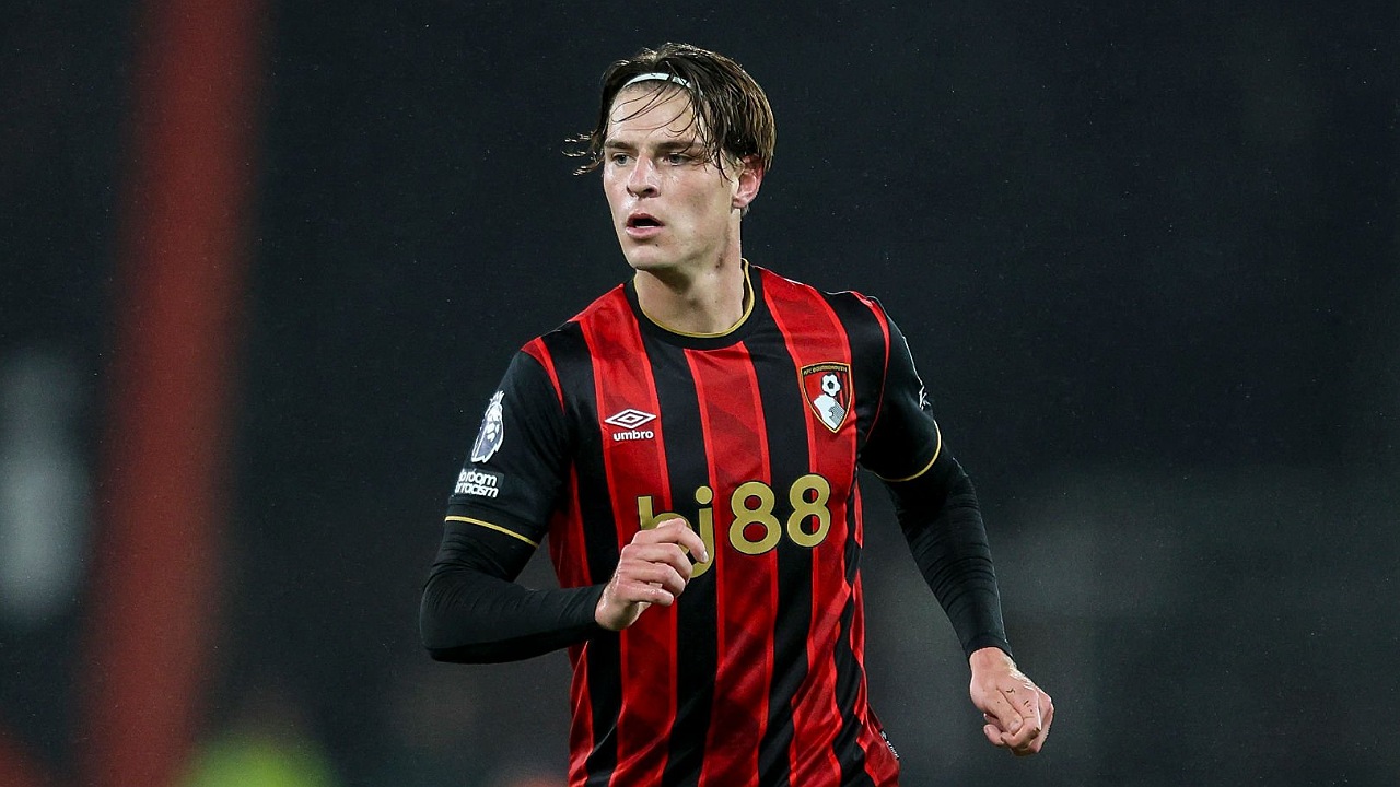 Gelandang Bournemouth, Alex Scott