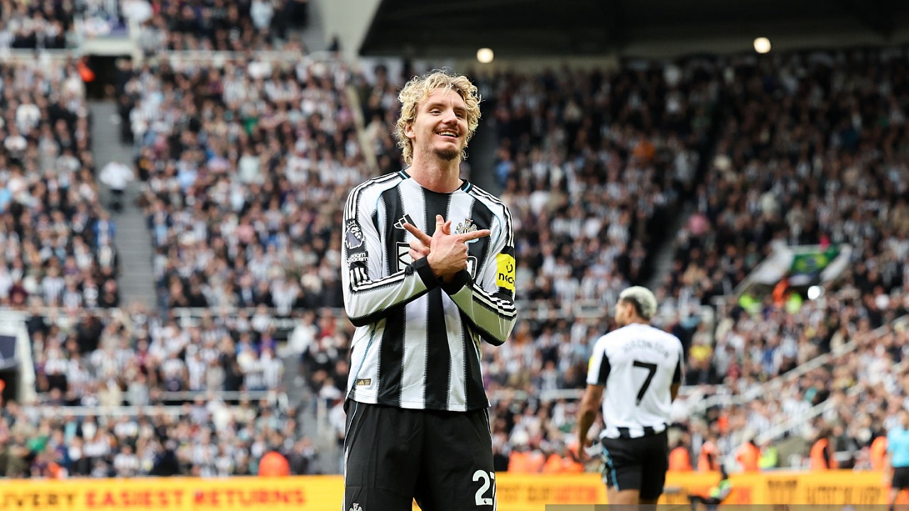 Nick Woltemade dipuji manajer Newcastle, Eddie Howe