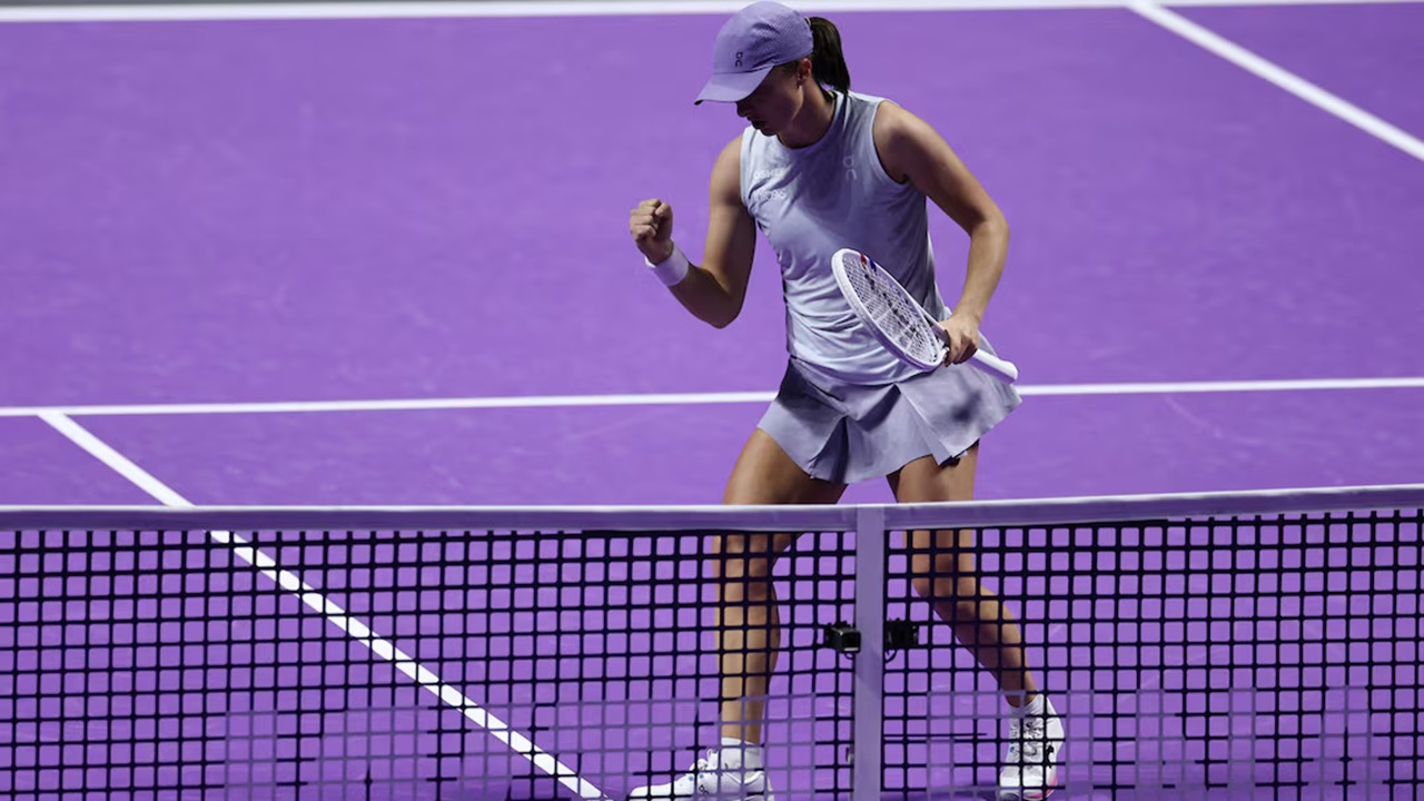 Langsung Tancap Gas, Iga Swiatek Petik Kemenangan Telak Pertama Di WTA Finals