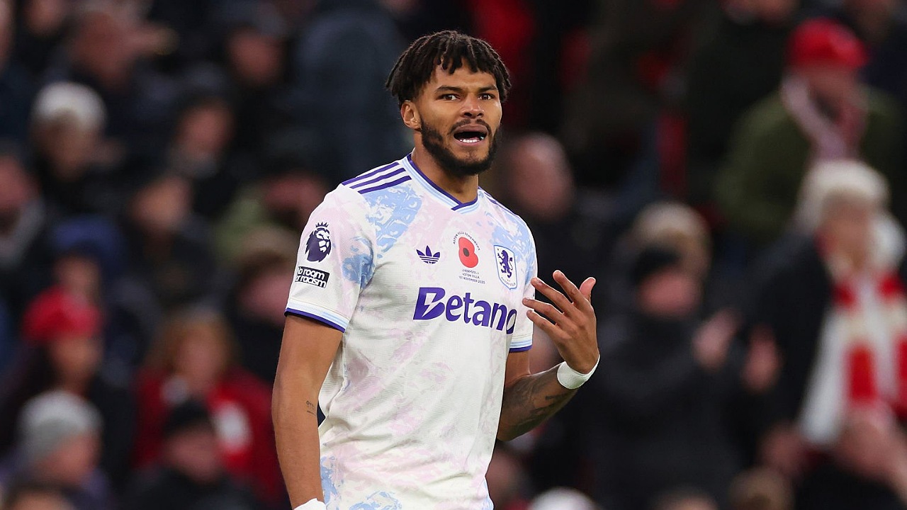 Bek Aston Villa, Tyrone Mings