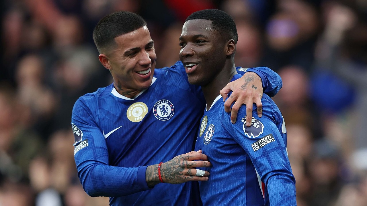 Enzo Fernandez dan Moises Caicedo