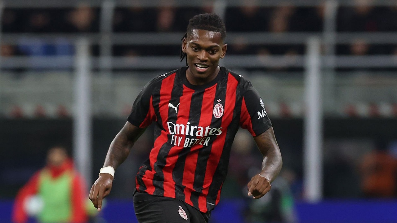 Chelsea membidik bintang AC Milan, Rafael Leao. (Foto: Claudio Villa/Getty Images)