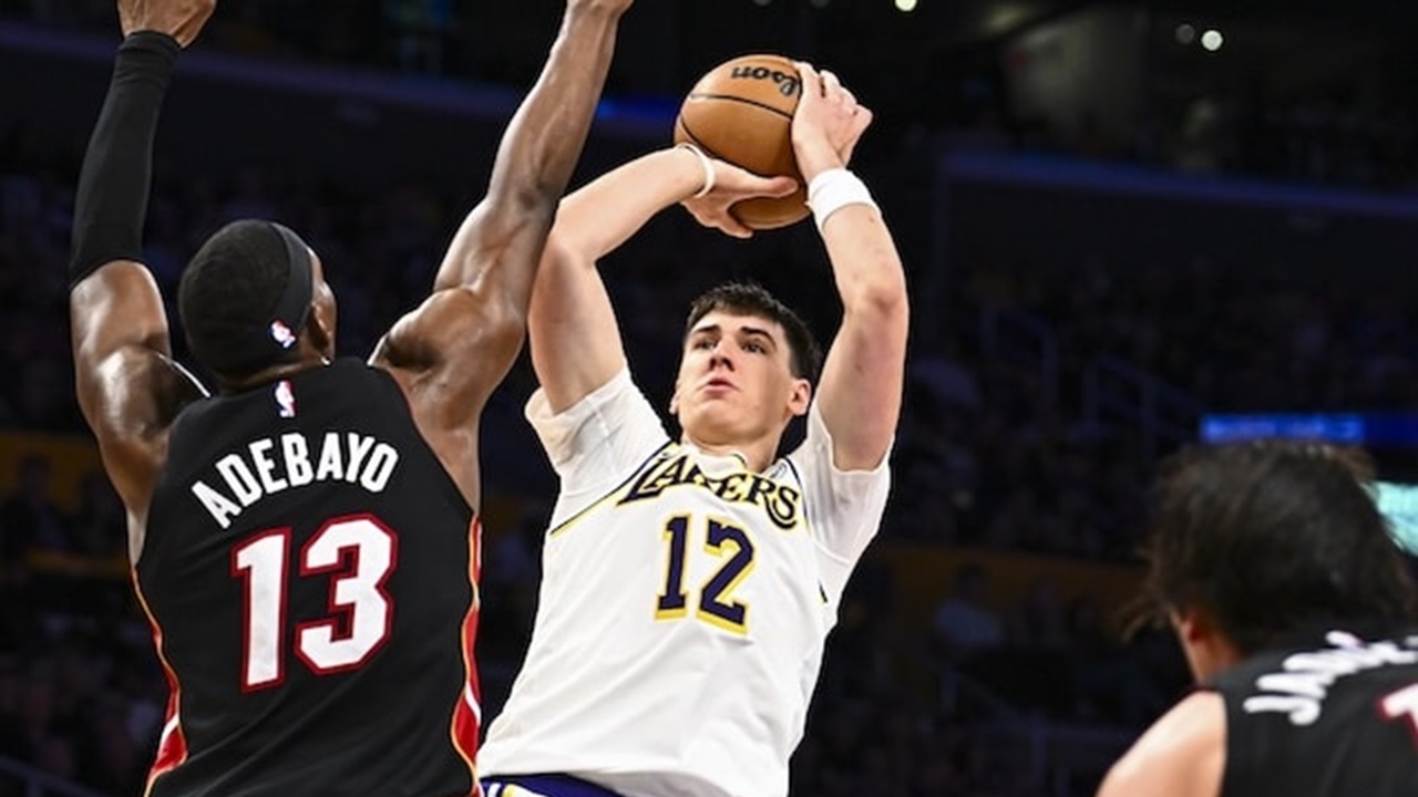 Jake LaRavia Ungkap Tidak Mudah Bermain dengan Luka Doncic