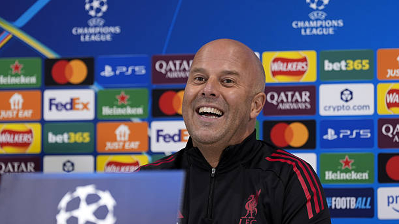 Soal Sambutan Trent di Anfield, Arne Slot Tak Mau Atur Fans Liverpool