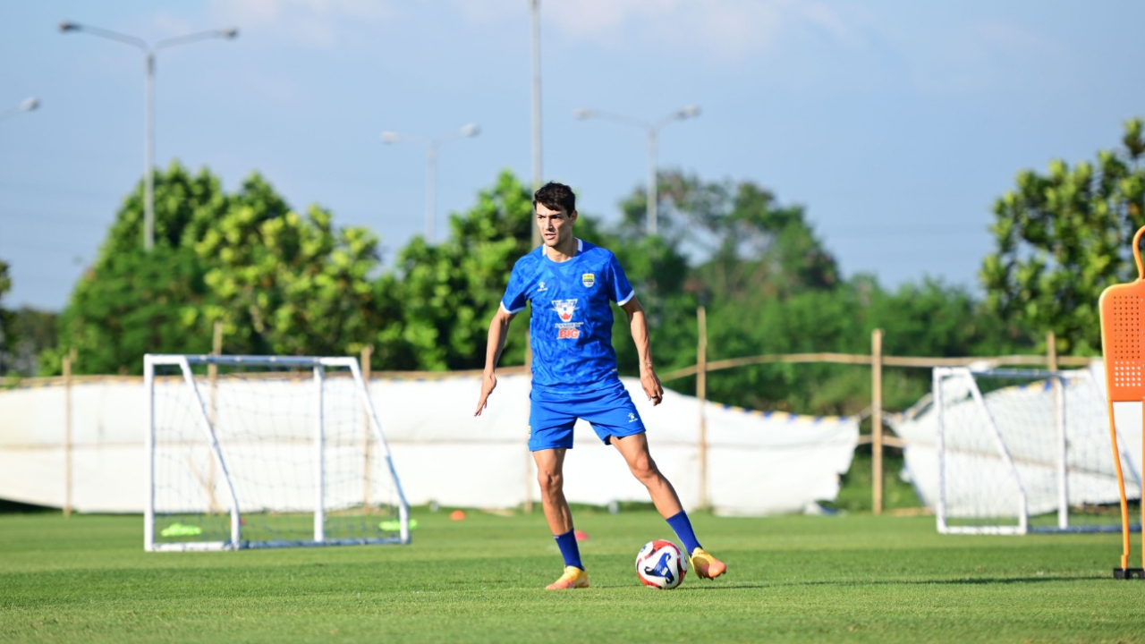 Bek Persib, Federico Barba