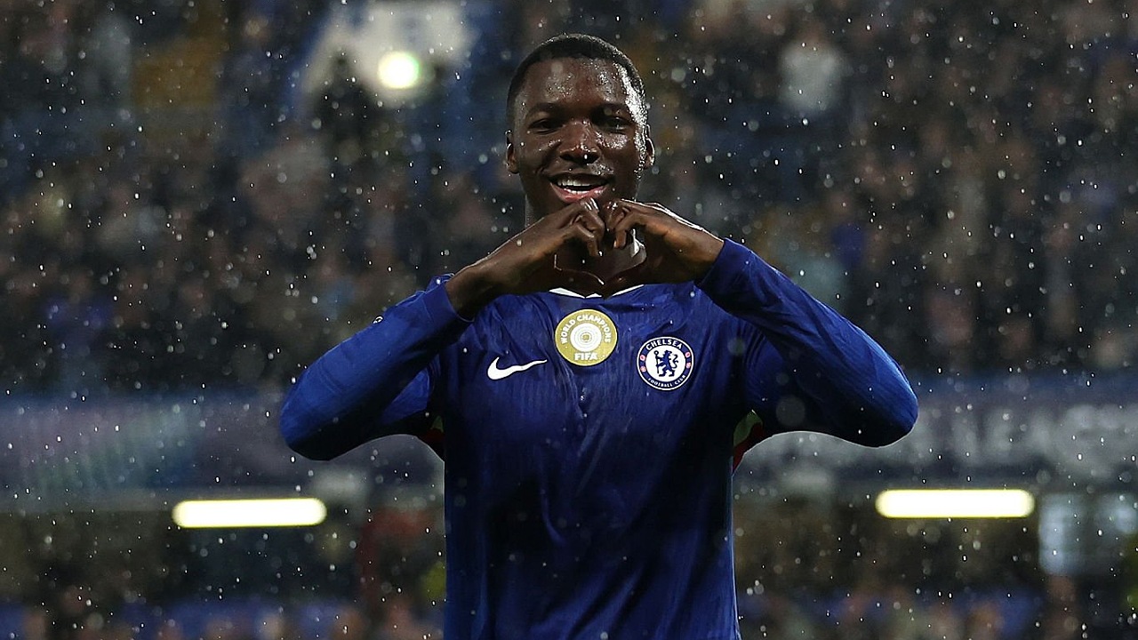 Claude Makelele Ramal Moises Caicedo Bisa Rebut Ballon d'Or Tahun Depan