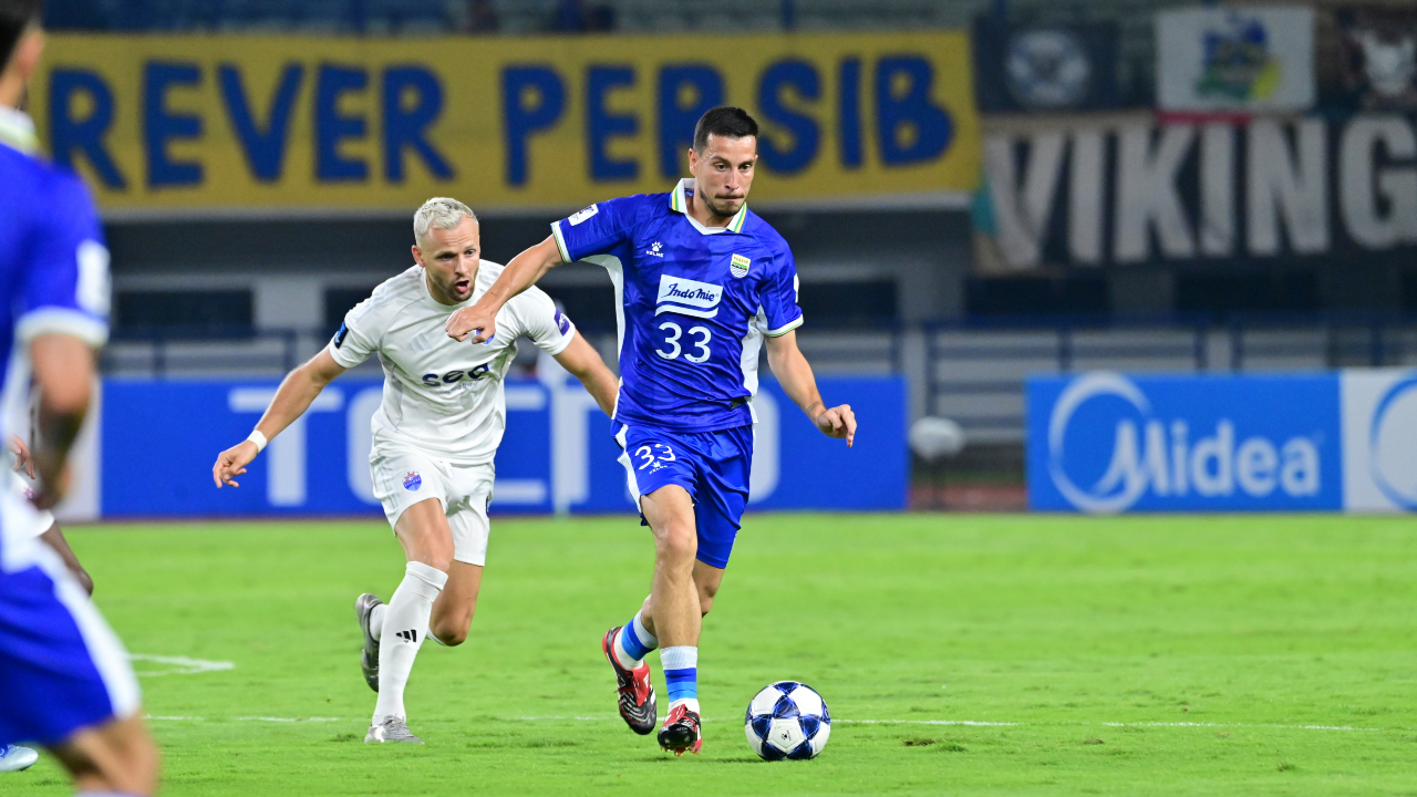 Gelandang Persib, Thom Haye