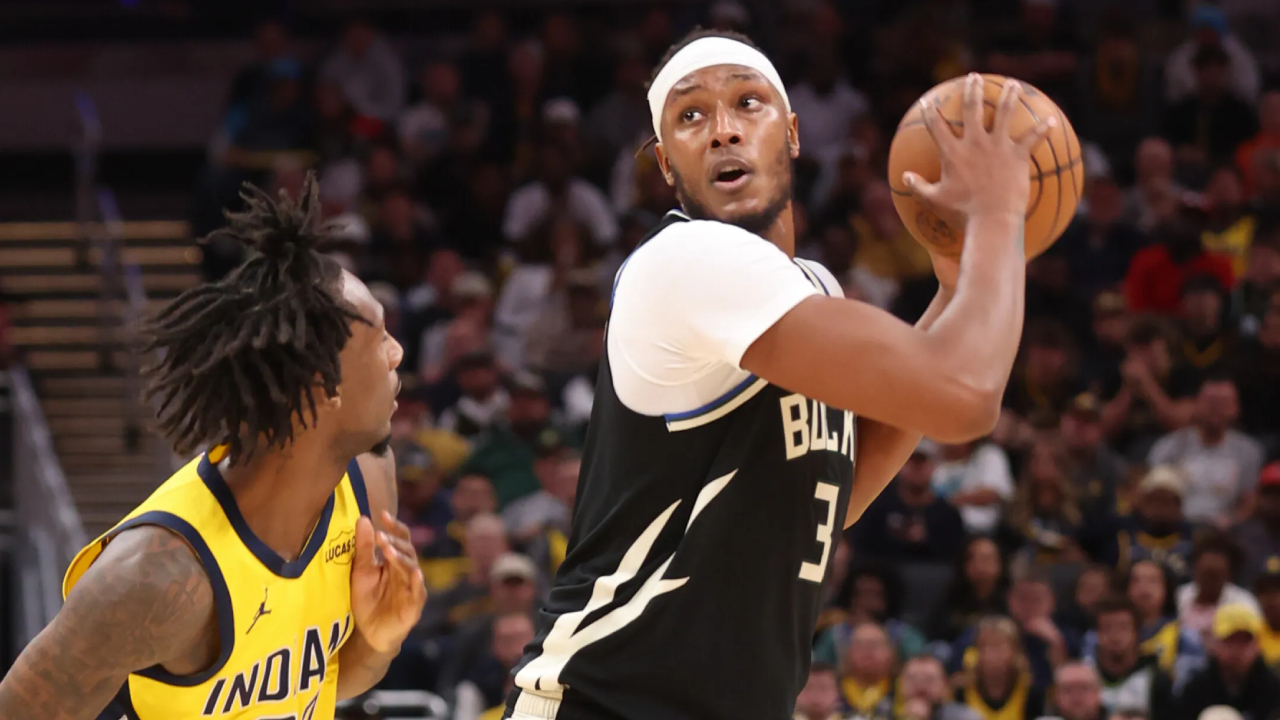 Myles Turner Diteriaki Saat Kembali ke Indiana, Menerima Meski Menyakitkan