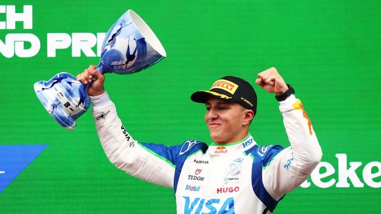 Brundle Peringatkan Red Bull Soal Risiko Promosi Pebalap Muda Terlalu Cepat